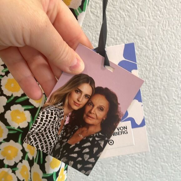 NEW Diane Von Furstenberg x Target 90's Shift Yellow Poppy Mini Dress Size 6 - Picture 5 of 9